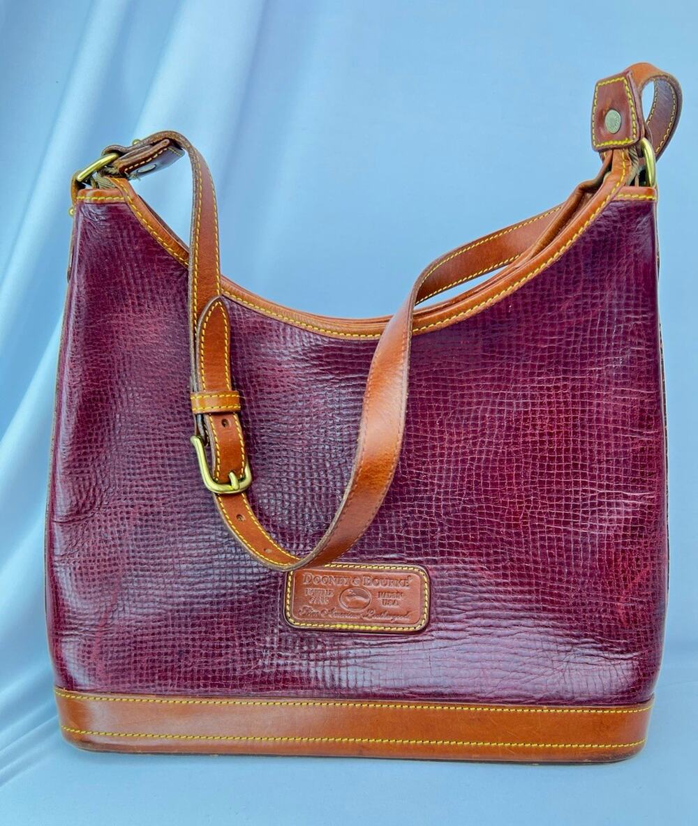 VTG Dooney & Bourke Burgundy Crocodile Embossed Shoulder Bag Brown Trim Gold Zip